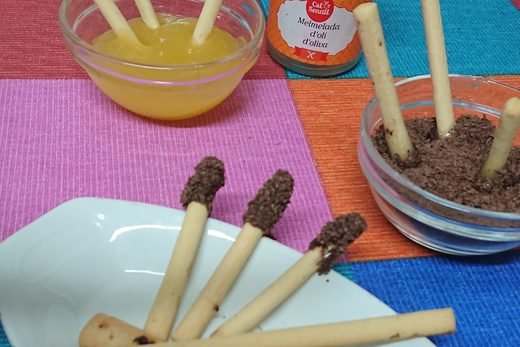 Piruletes de pa amb melmelada d’oli i xocolata — recepta amb conserves de Cal Senzill